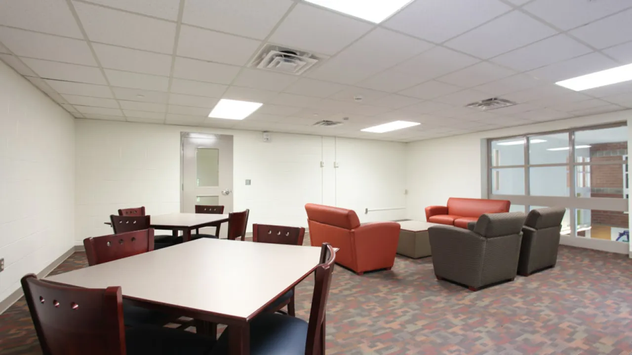 Oak, Community Lounge