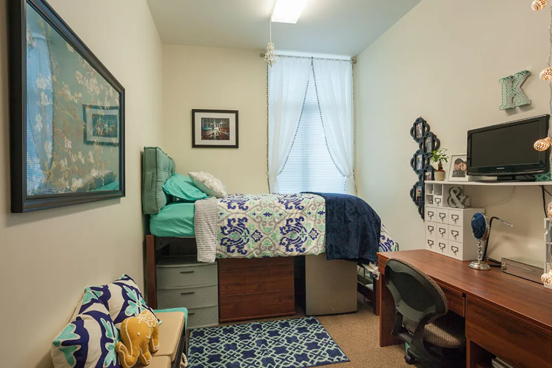 Hunt, 4-4 Suite