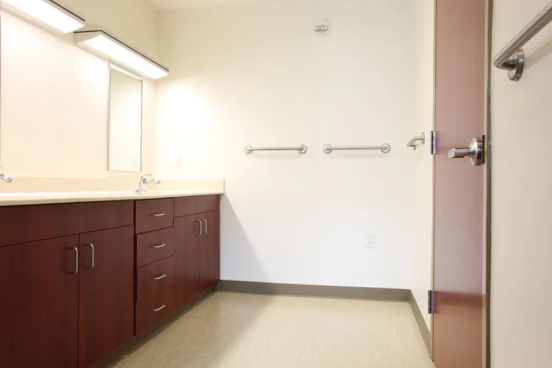 Hunt, 4-4 Suite