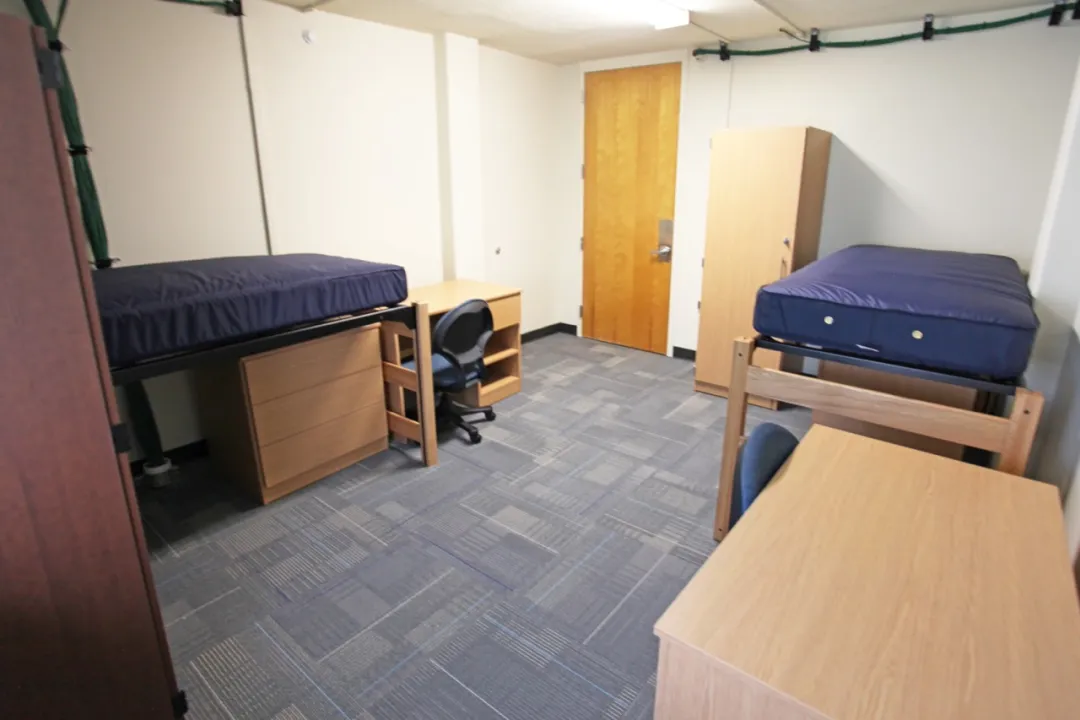 Hickory 4x2 Bedroom