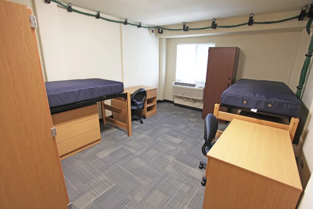 Hickory 4x2 Bedroom