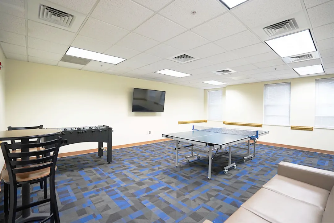 Lynch, Game Room