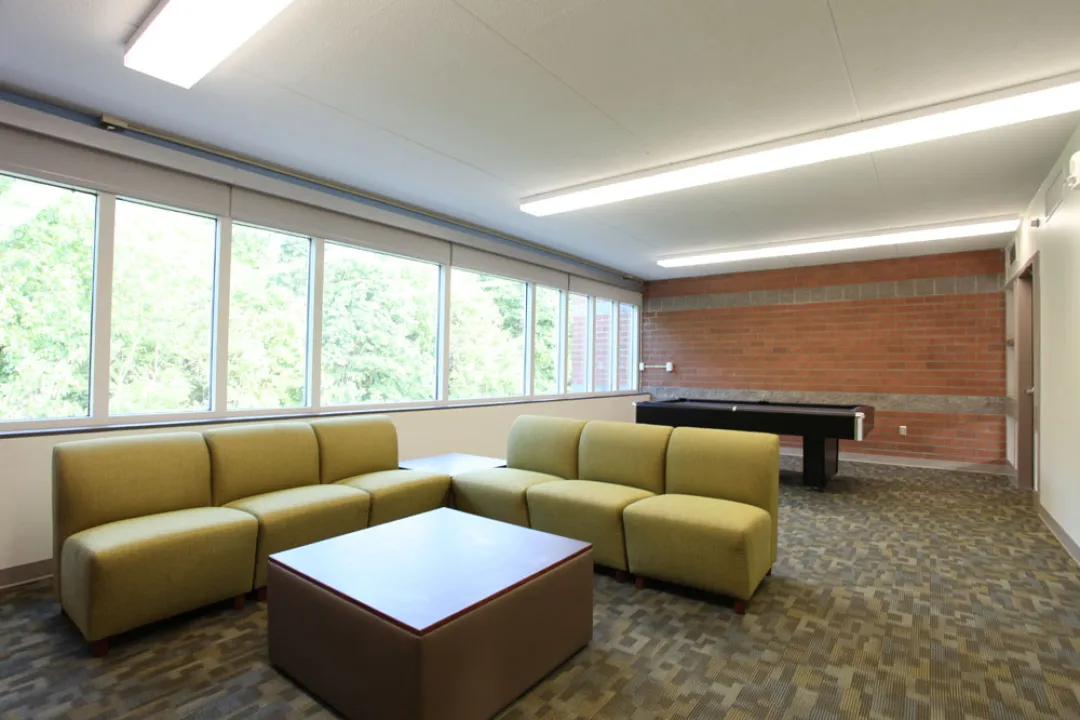 Oak, Community Lounge