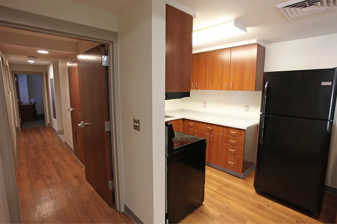 Pine, 4-4 Apartment