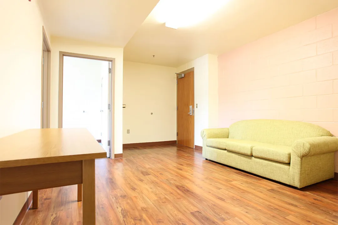 Wallis, 4_4 Suite