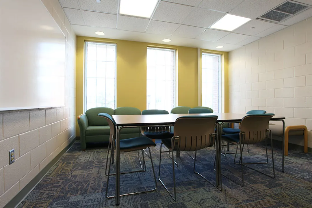 Wallis, Study Lounge