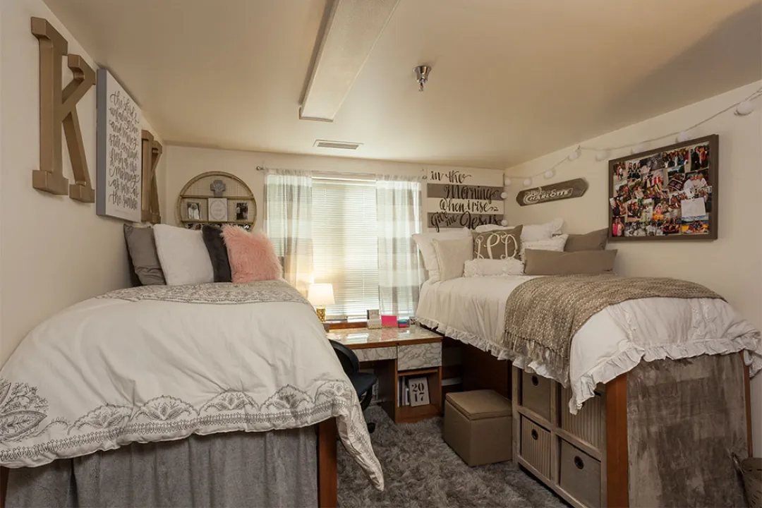 Witherspoon, 4_2 Suite