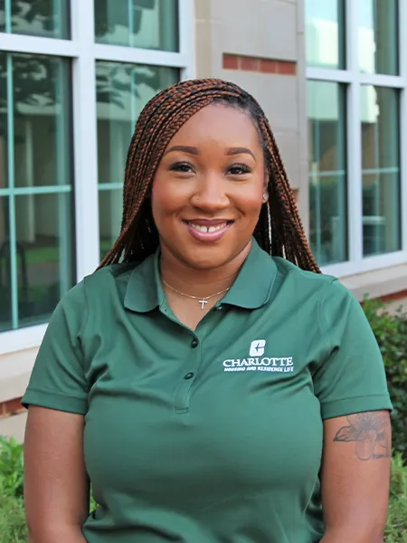 Shannon Robinson staff photo