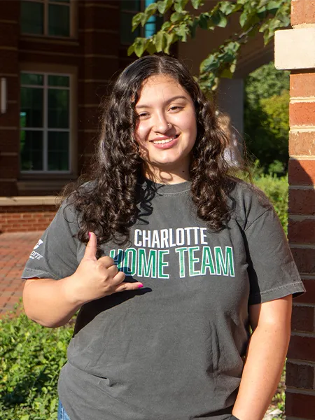 Stephanie Reyes Flores staff photo