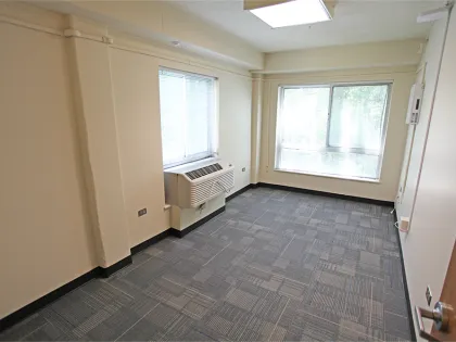 photo of 4/2 Suite Common Space