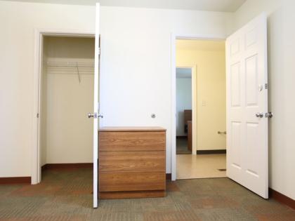 Greek, 1-1 Room