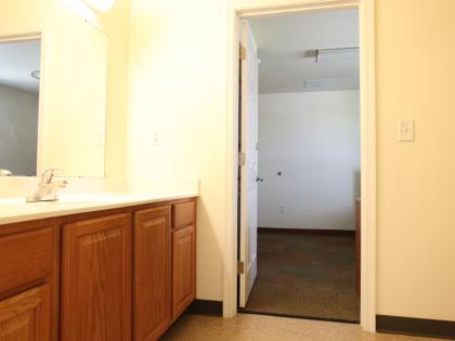 Greek, 1-1 Room