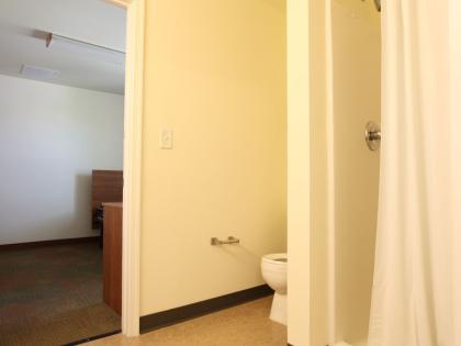 Greek, 1-1 Room