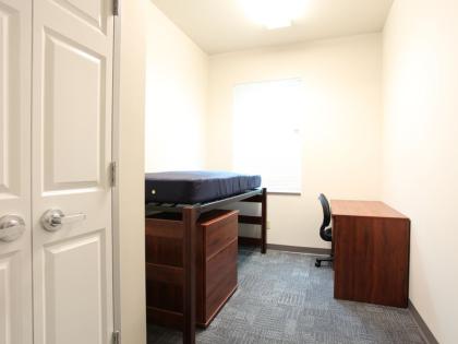 Laurel, 2-2 Suite