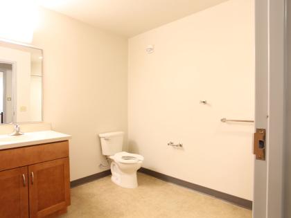 Laurel, 2-2 Suite