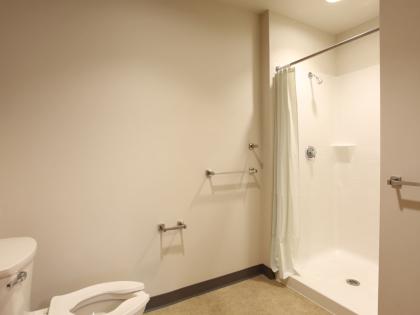 Laurel, 3-3 Suite