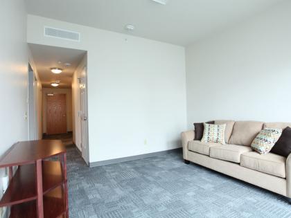 Laurel, 4-4 Suite