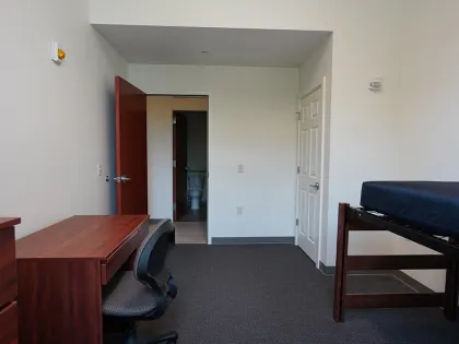 Levine, 4-4 Apartment