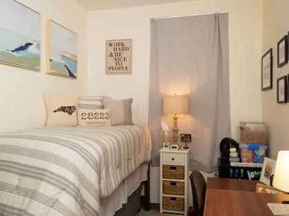 photo of a decorated 4 Bedroom-4 Person Suite unit in Levine