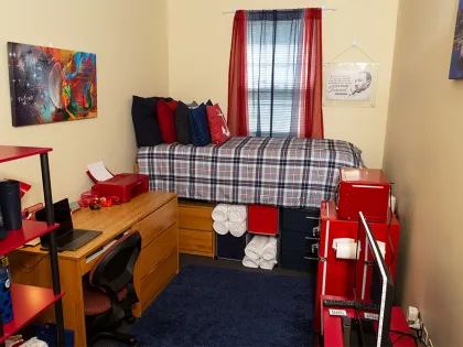 photo of a decorated 4 Bedroom-4 Person Suite unit in Lynch