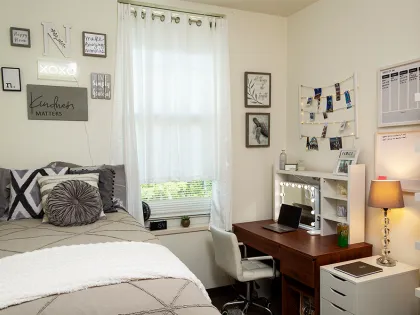 photo of a decorated 4 Bedroom-4 Person Apartment unit in Martin