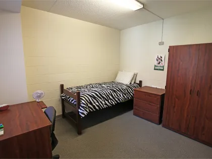 Pine, 4-4 Apartment Room