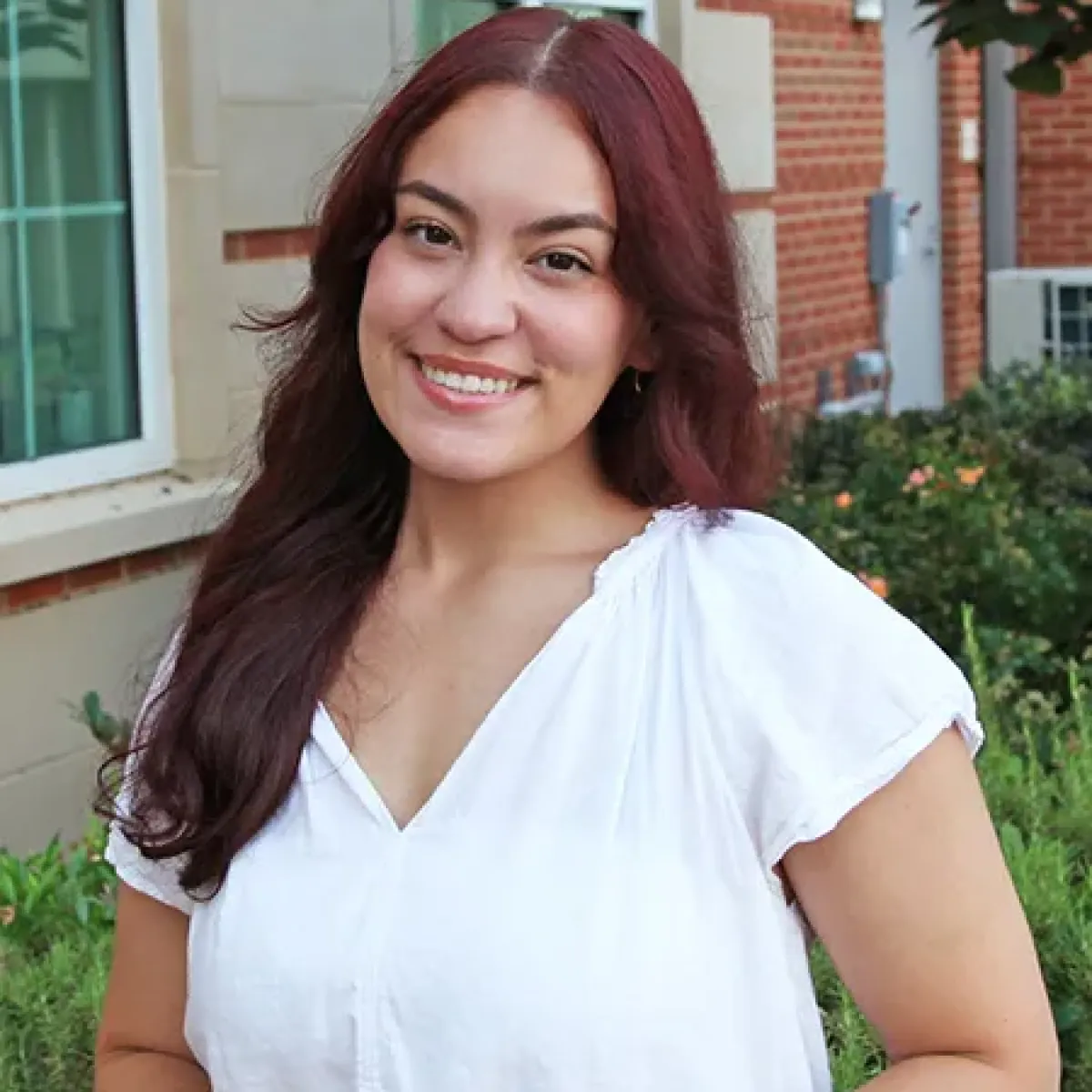 Julia Velez Headshot