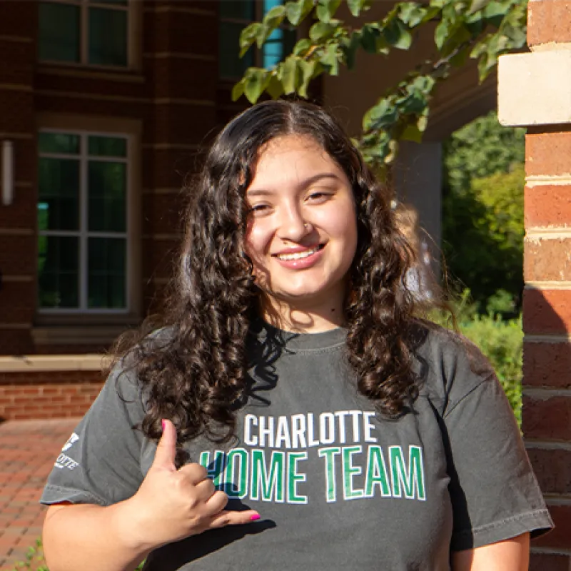 Stephanie Reyes Flores staff photo
